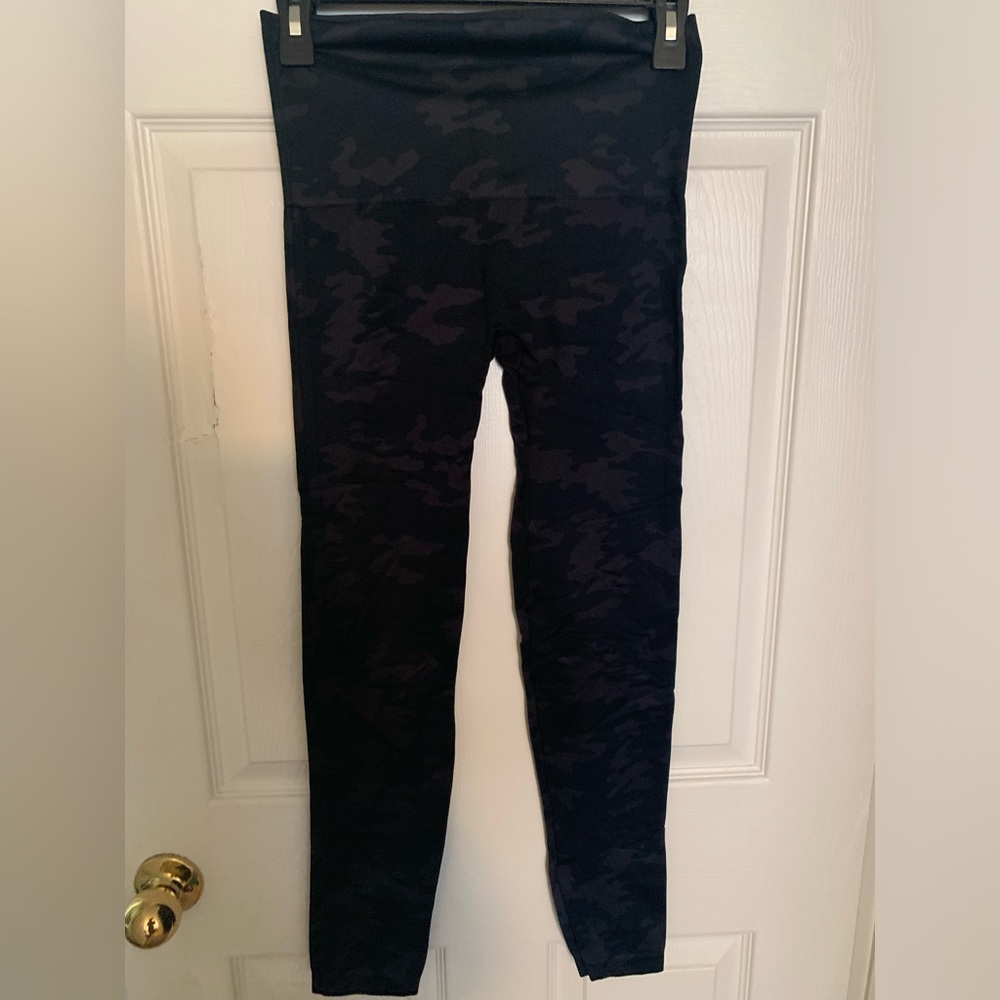 Large Spanx Camo Leggings